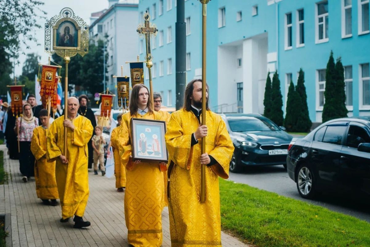 В это же время и в городском парке культуры и отдыха в Пушкино душевно отмечали День семьи, любви и верности