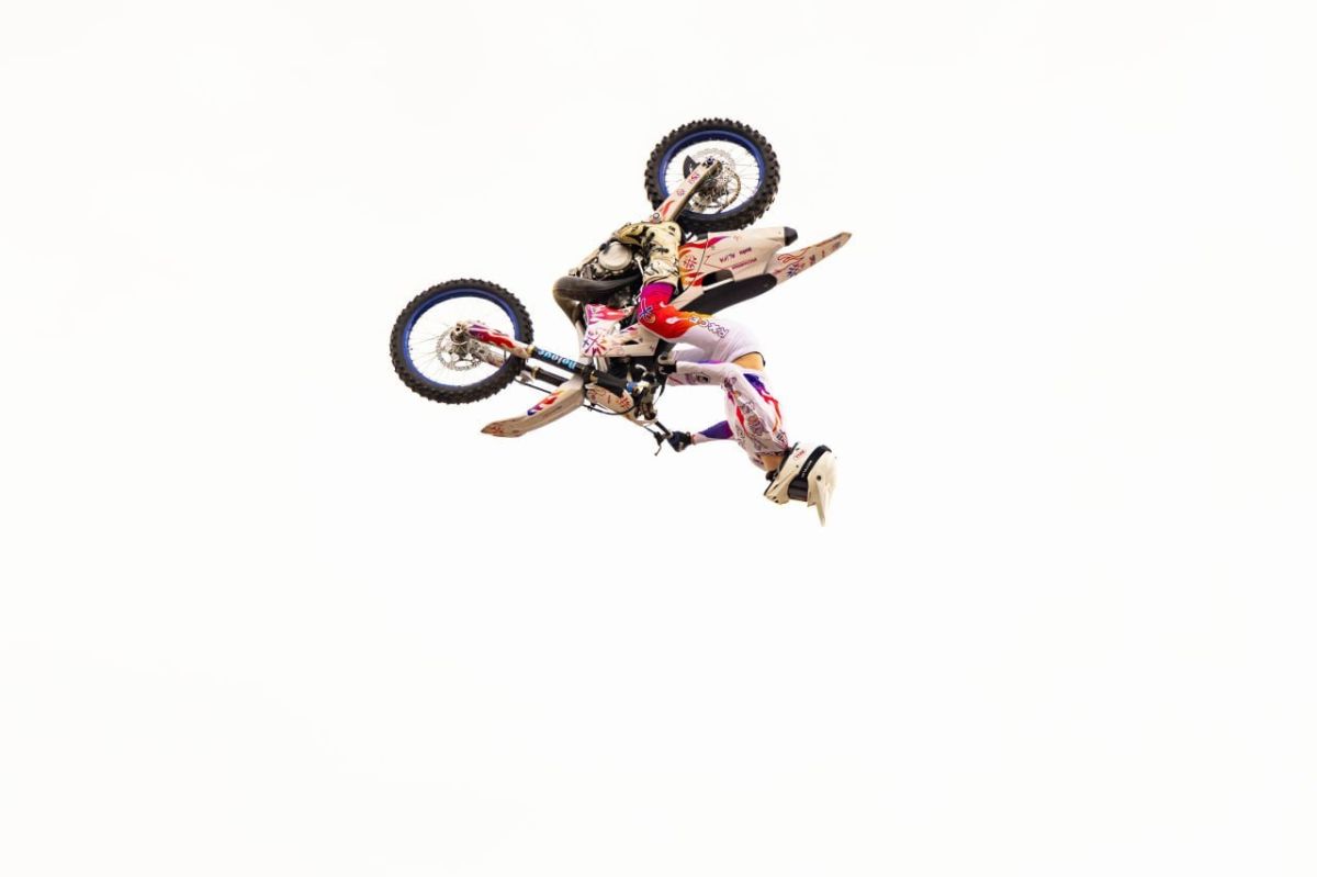 3 тыс. человек посетили выступление команды мотофристайла FMX13 в Лобне 3 тыс. человек посетили выступление команды мотофристайла FMX13 в Лобне