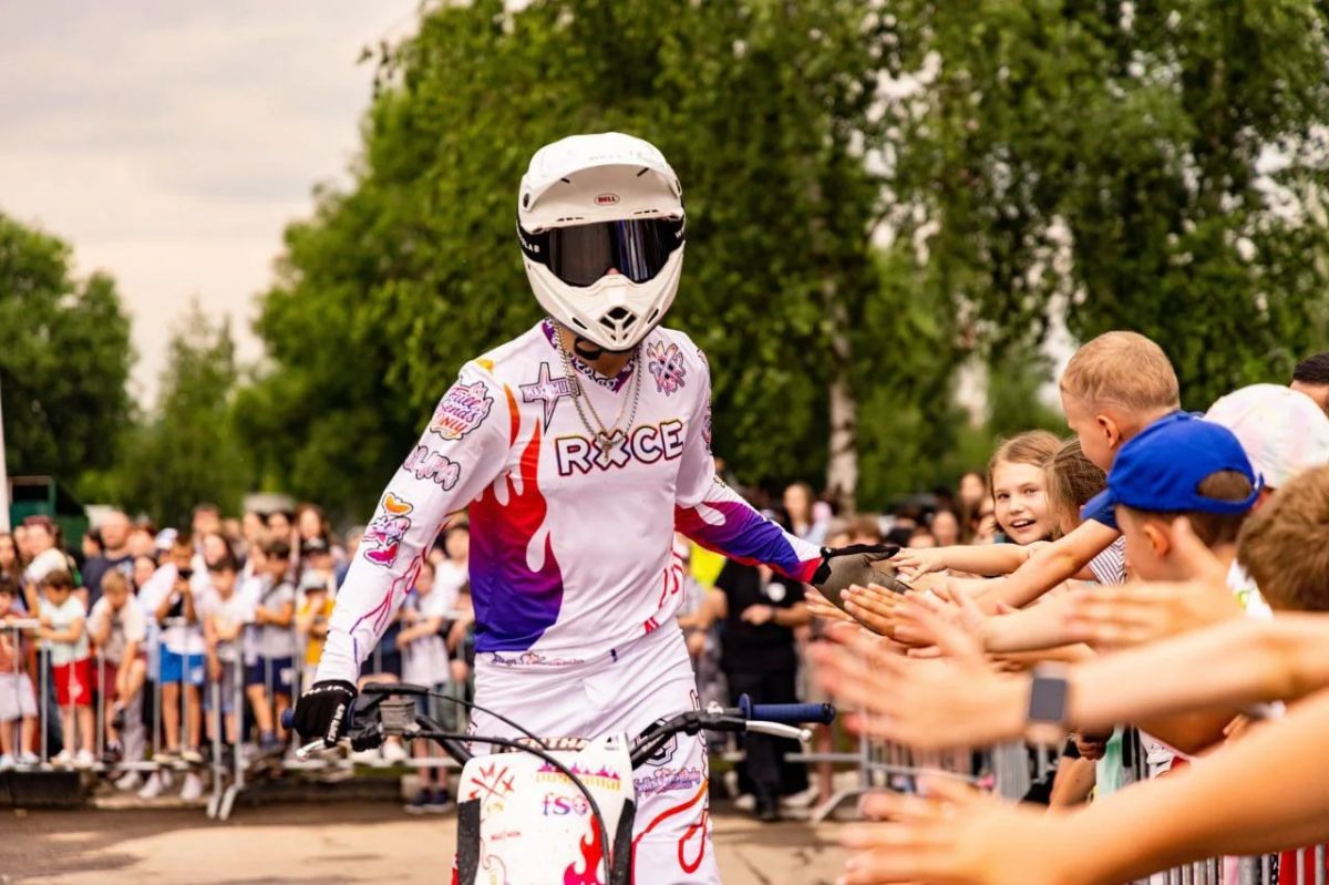 Выступление команды мотофристайла FMX13 в Лобне посмотрели 3 тысячи человек