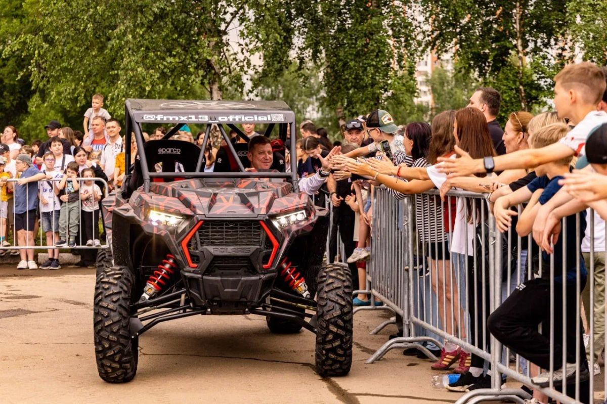 Выступление команды мотофристайла FMX13 в Лобне посмотрели 3 тысячи человек Выступление команды мотофристайла FMX13 в Лобне посмотрели 3 тысячи человек