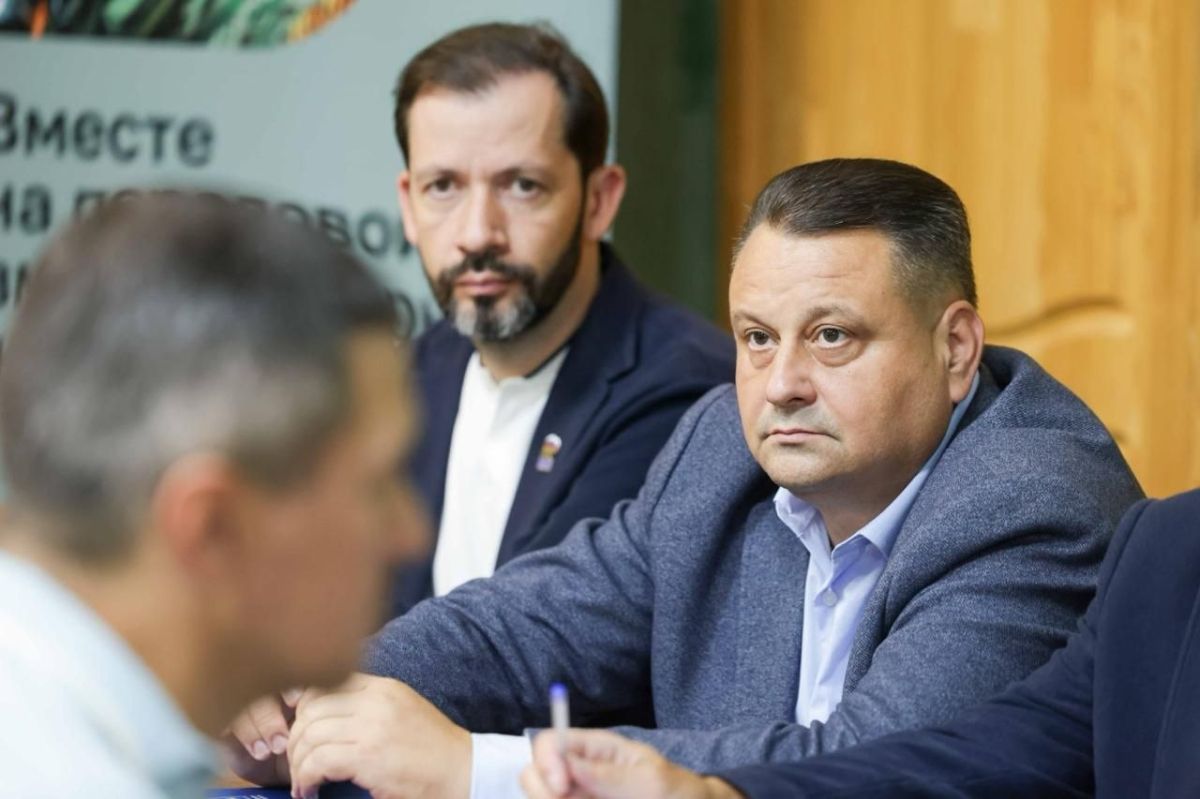 Григорий Артамонов: Сегодня с коллегами работали в Восточном микрорайоне Григорий Артамонов: Сегодня с коллегами работали в Восточном микрорайоне