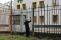 На стройплощадке новой поликлиники на ул. Циолковского ведутся работы по благоустройству территории