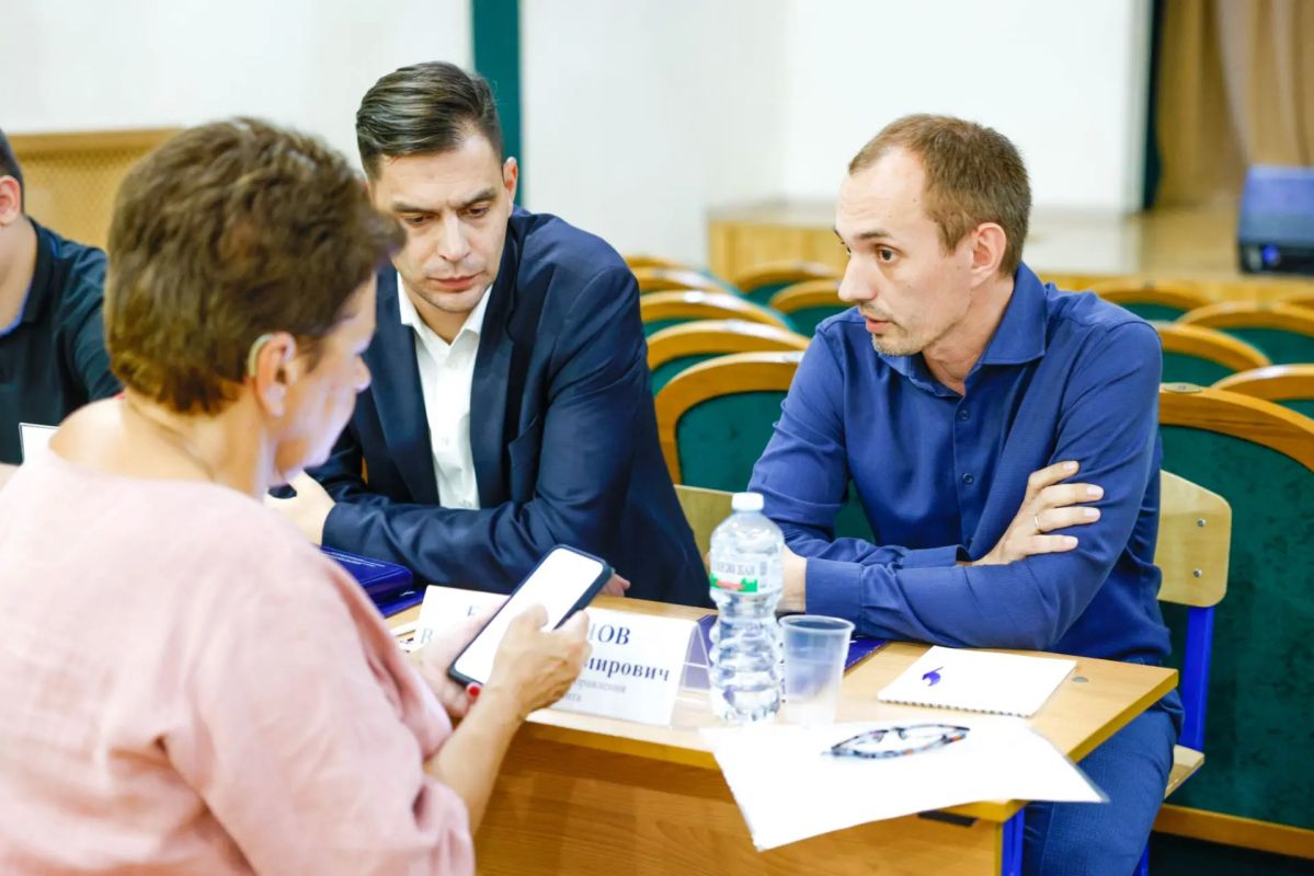 Жители Ленинского получили ответы на вопросы по капитальному ремонту многоквартирных домов Жители Ленинского получили ответы на вопросы по капитальному ремонту многоквартирных домов