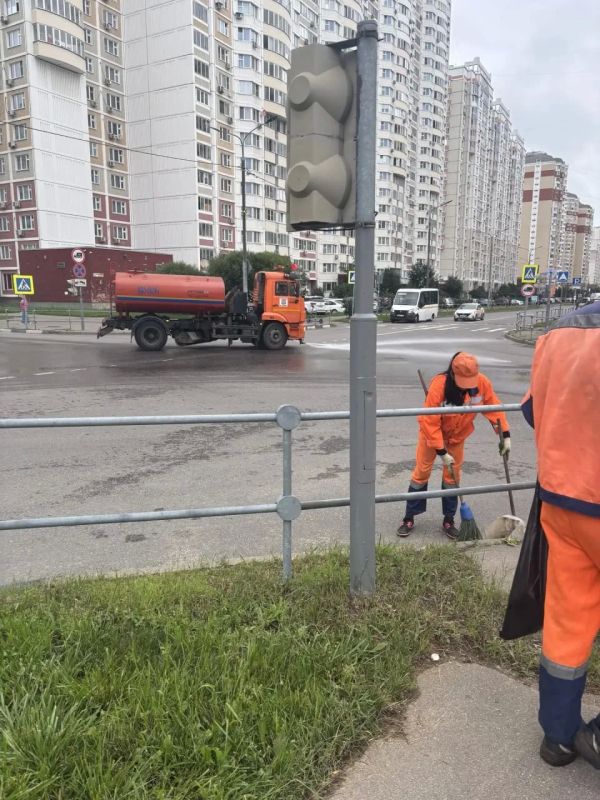 Более 90 единиц техники задействовано на уборке дорог в Люберцах ежедневно Более 90 единиц техники задействовано на уборке дорог в Люберцах ежедневно