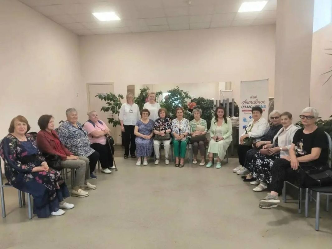 Сотрудники подольского МФЦ показали участникам проекта «Активное долголетие», как получать услуги в онлайн-формате