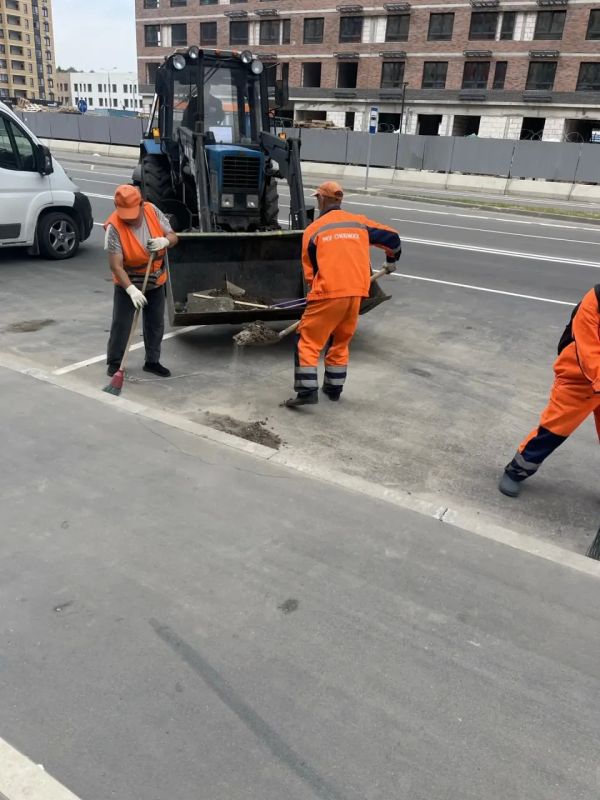 Более 90 единиц техники задействовано на уборке дорог в Люберцах ежедневно Более 90 единиц техники задействовано на уборке дорог в Люберцах ежедневно