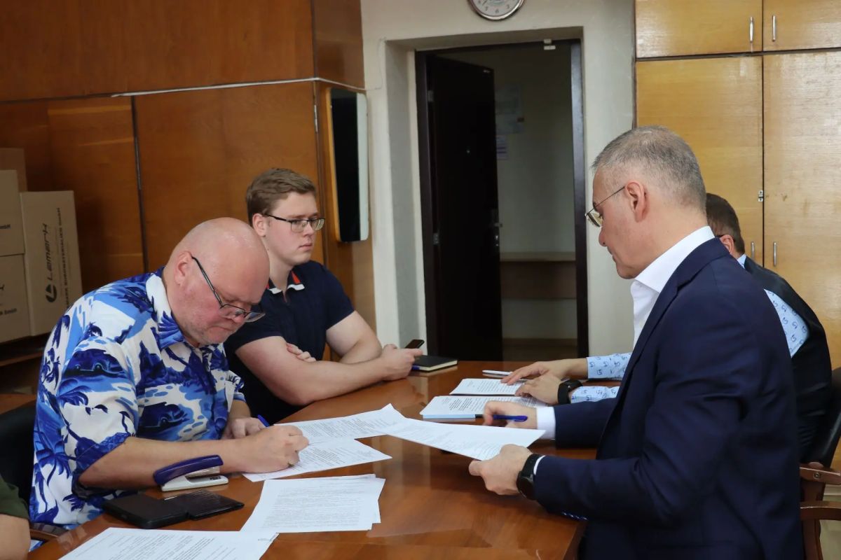 Александр Коган представил документы для выдвижения в Государственную Думу Александр Коган представил документы для выдвижения в Государственную Думу
