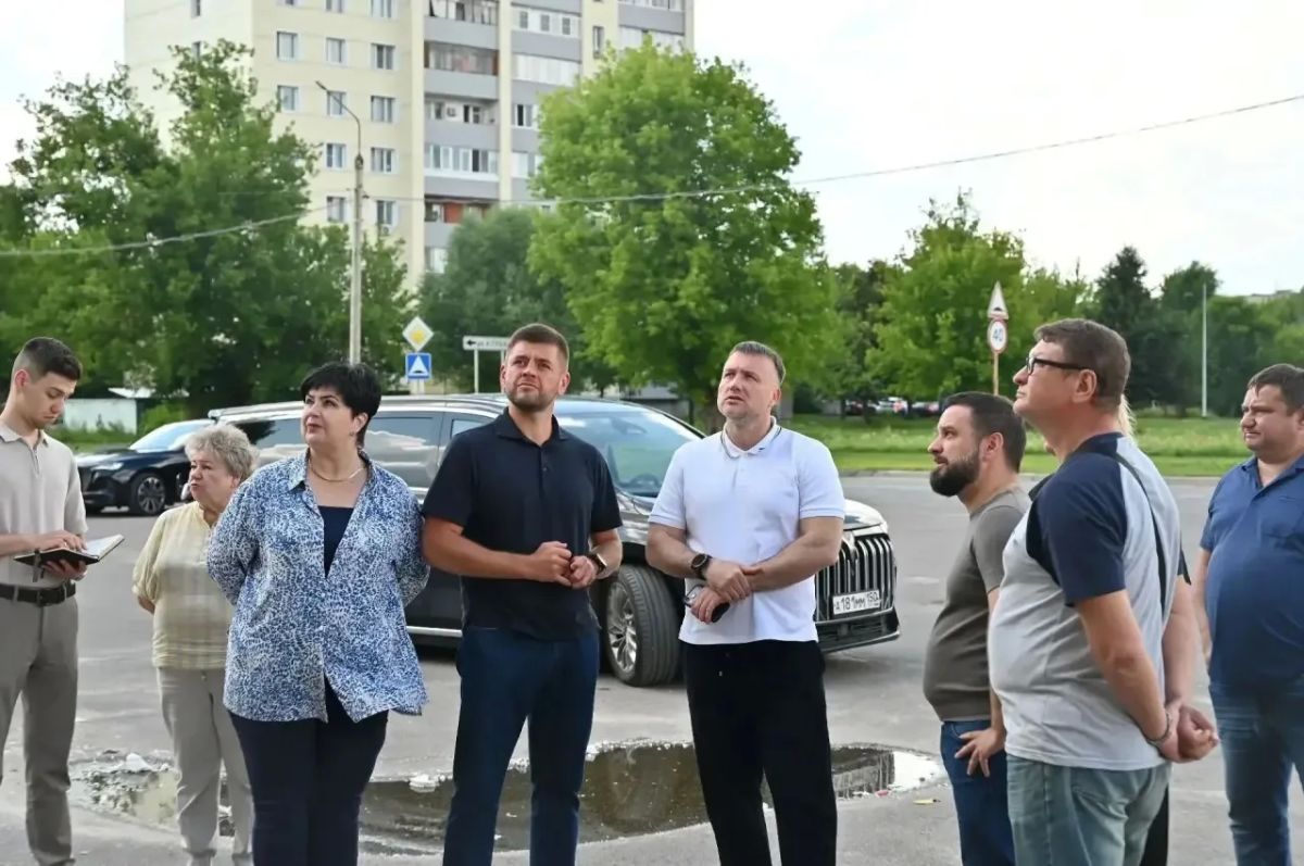 Глава городского округа Серпухов Алексей Шимко проверил ход капитального ремонта Дома культуры поселка Большевик Глава городского округа Серпухов Алексей Шимко проверил ход капитального ремонта Дома культуры поселка Большевик