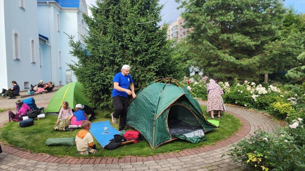 Вчера завершился первый день крестного хода «От Государя к Преподобному», который в 2026 году совершается в течение пяти дней — с 15 по 19 июля Вчера завершился первый день крестного хода «От Государя к Преподобному», который в 2026 году совершается в течение пяти дней — с 15 по 19 июля