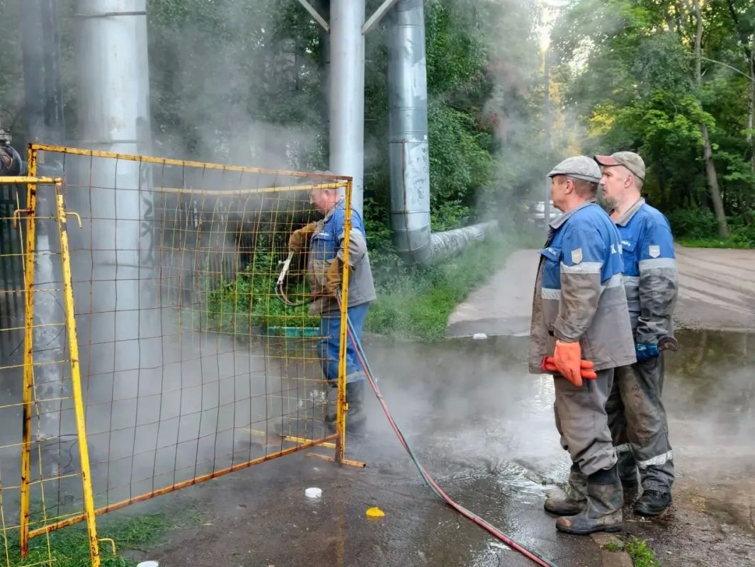 На Куркинском шоссе, вблизи Аэрокосмического лицея, произошел повторный прорыв байпаса На Куркинском шоссе, вблизи Аэрокосмического лицея, произошел повторный прорыв байпаса