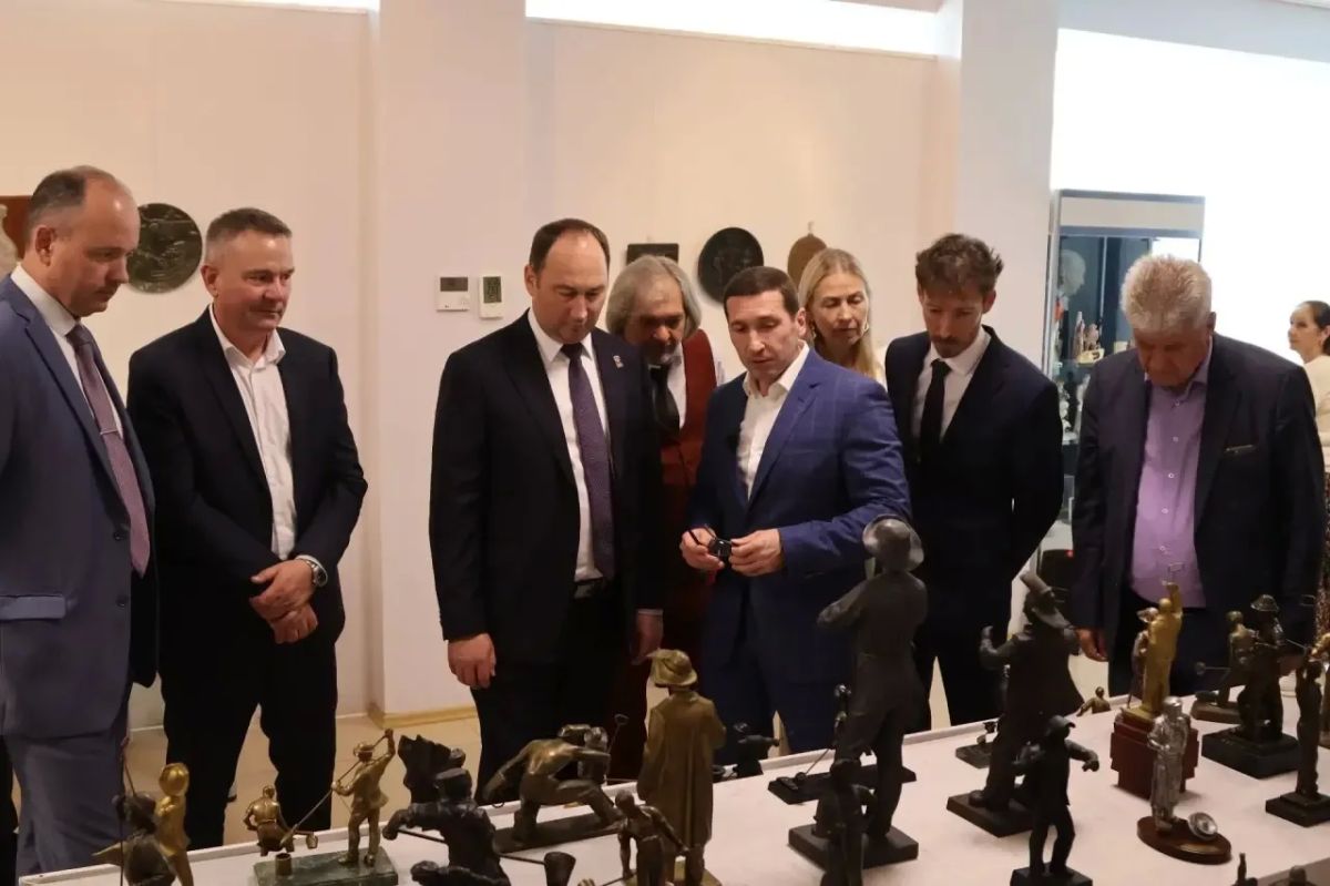 Сергей Мужальских: Вместе с руководством, работниками и ветеранами Ступинской металлургической компании принял участие в открытии выставки «Металлургический мир в миниатюре», посвящённой 90-летию СМК и Дню металлурга