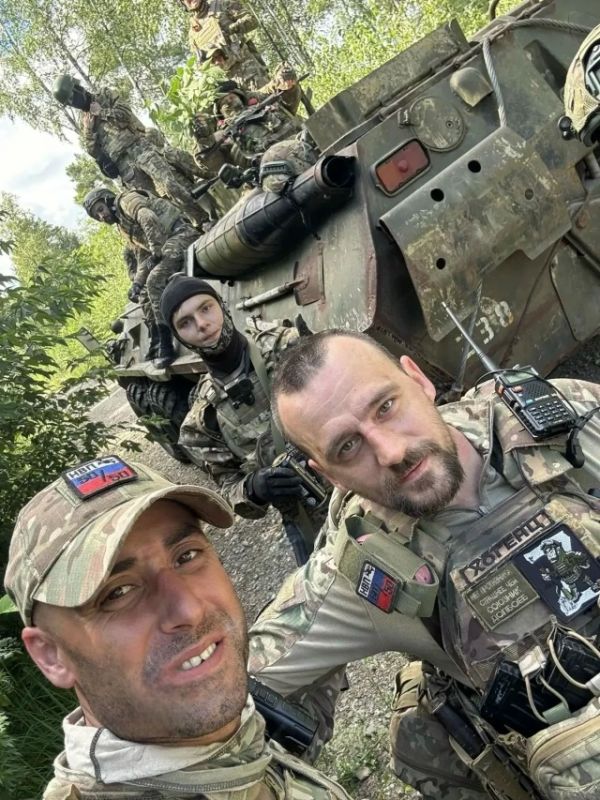 Участники Гражданской группы начальной военной подготовки «50/50» из Ногинска приняли участие в съёмках документального проекта «Мой позывной — Герой» (режиссёр – Анна Артамонова) Участники Гражданской группы начальной военной подготовки «50/50» из Ногинска приняли участие в съёмках документального проекта «Мой позывной — Герой» (режиссёр – Анна Артамонова)