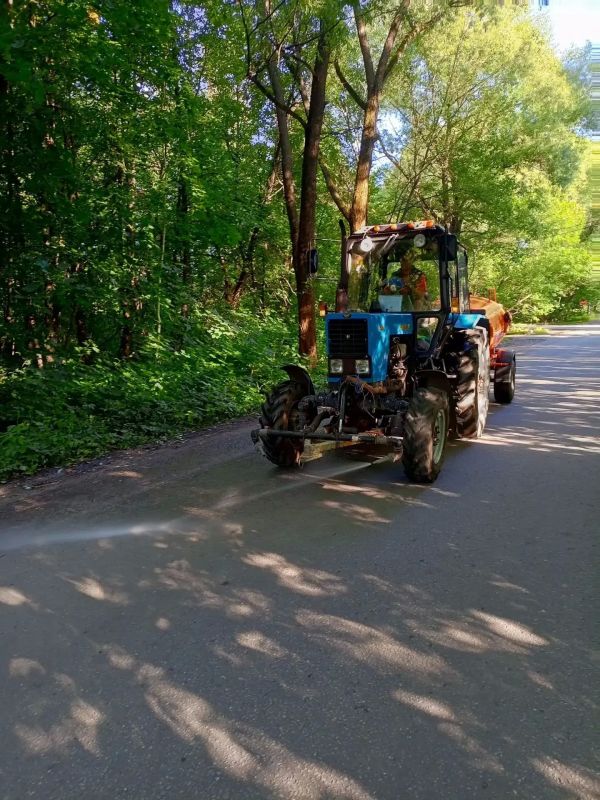 Готовимся к выходным: в Долгопрудном дорожные и коммунальные службы проводят ежедневную уборку территорий Готовимся к выходным: в Долгопрудном дорожные и коммунальные службы проводят ежедневную уборку территорий