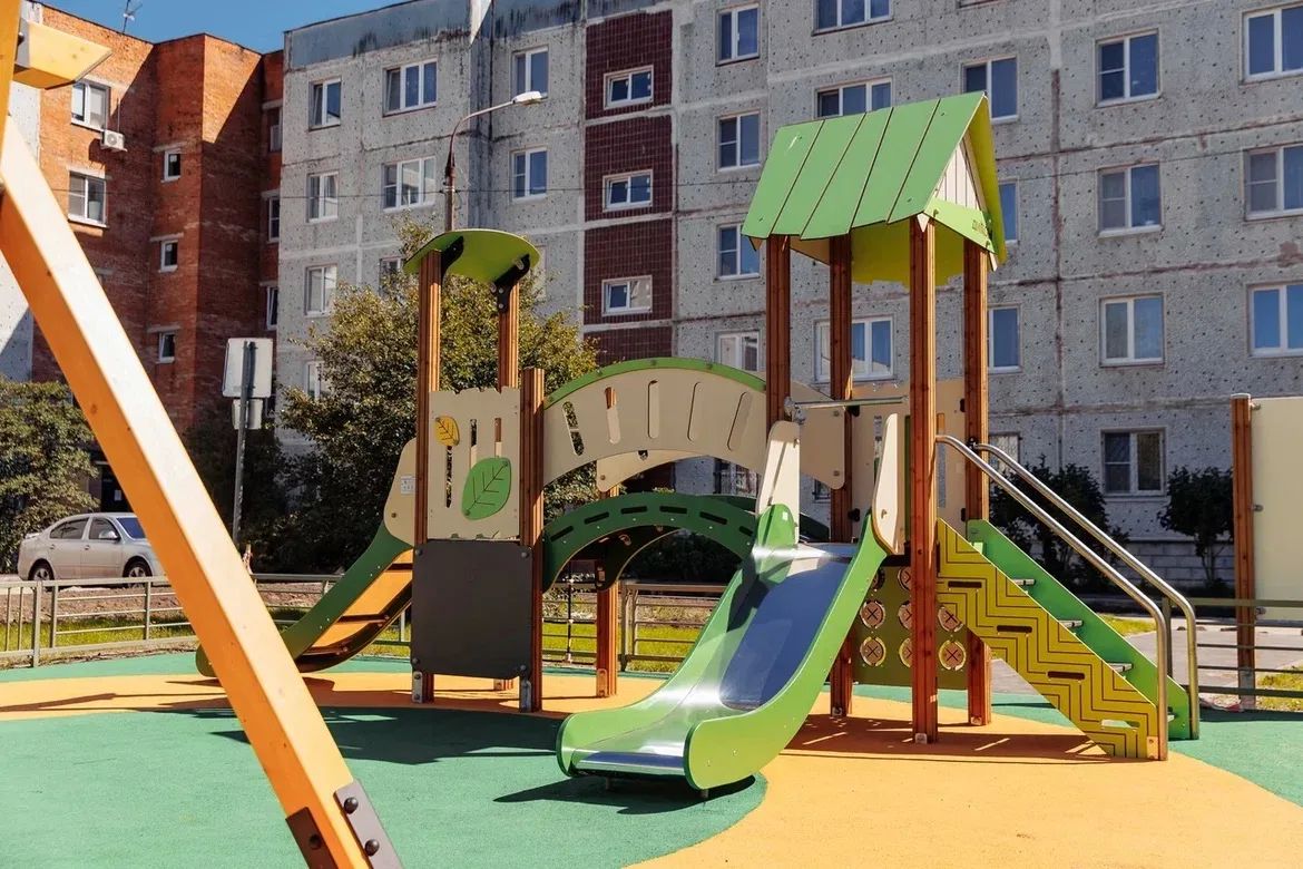 Руслан Заголовацкий: Детские площадки получили вторую жизнь Руслан Заголовацкий: Детские площадки получили вторую жизнь