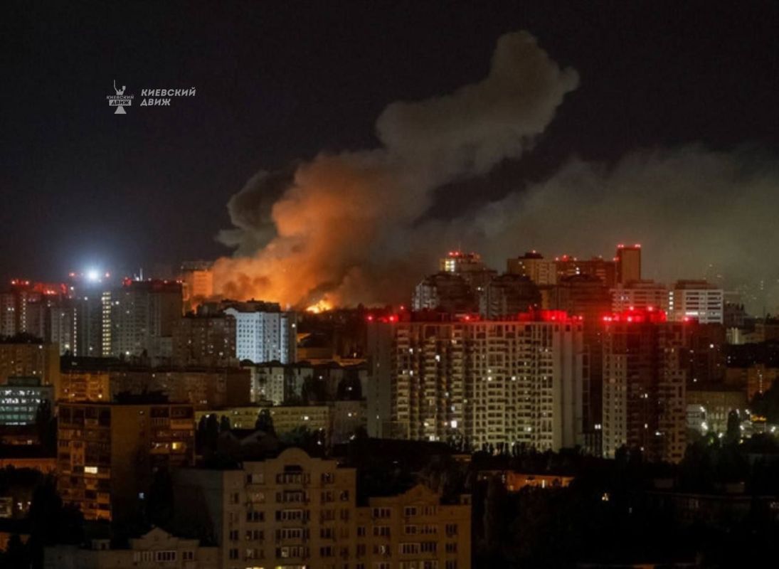 "В Киеве ад, закрывайте окна!»: мощнейший удар баллистикой, гиперзвуком и БПЛА сокрушил оборонку, склады и инфраструктуру врага "В Киеве ад, закрывайте окна!»: мощнейший удар баллистикой, гиперзвуком и БПЛА сокрушил оборонку, склады и инфраструктуру врага