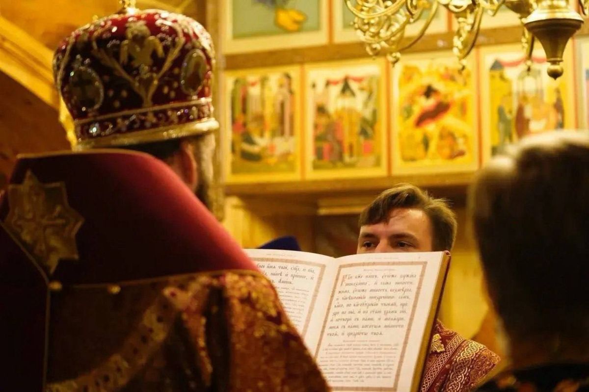 Архиепископ Аксий совершил Божественную литургию в день памяти Царственных страстотерпцев в Подольске Архиепископ Аксий совершил Божественную литургию в день памяти Царственных страстотерпцев в Подольске