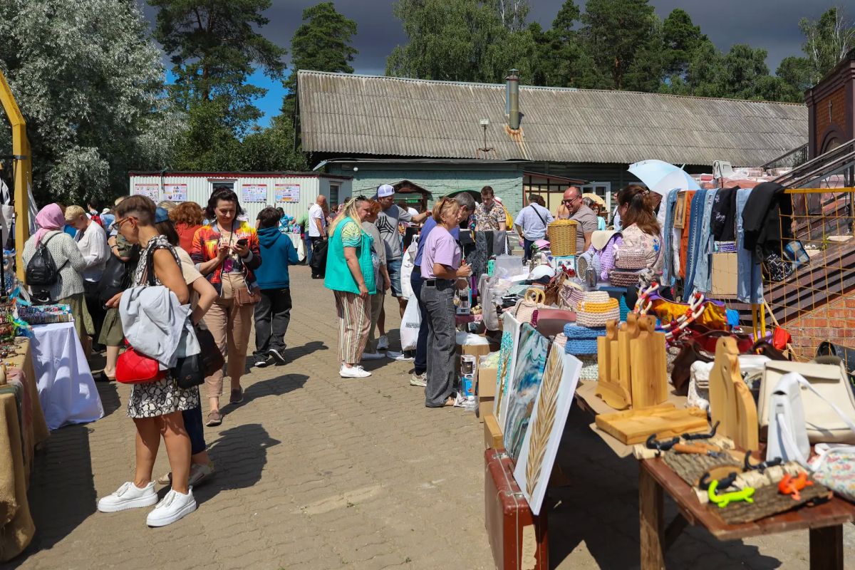 В посёлке Ильинский состоялась первая в этом году ярмарка «Ильинская блоха» В посёлке Ильинский состоялась первая в этом году ярмарка «Ильинская блоха»