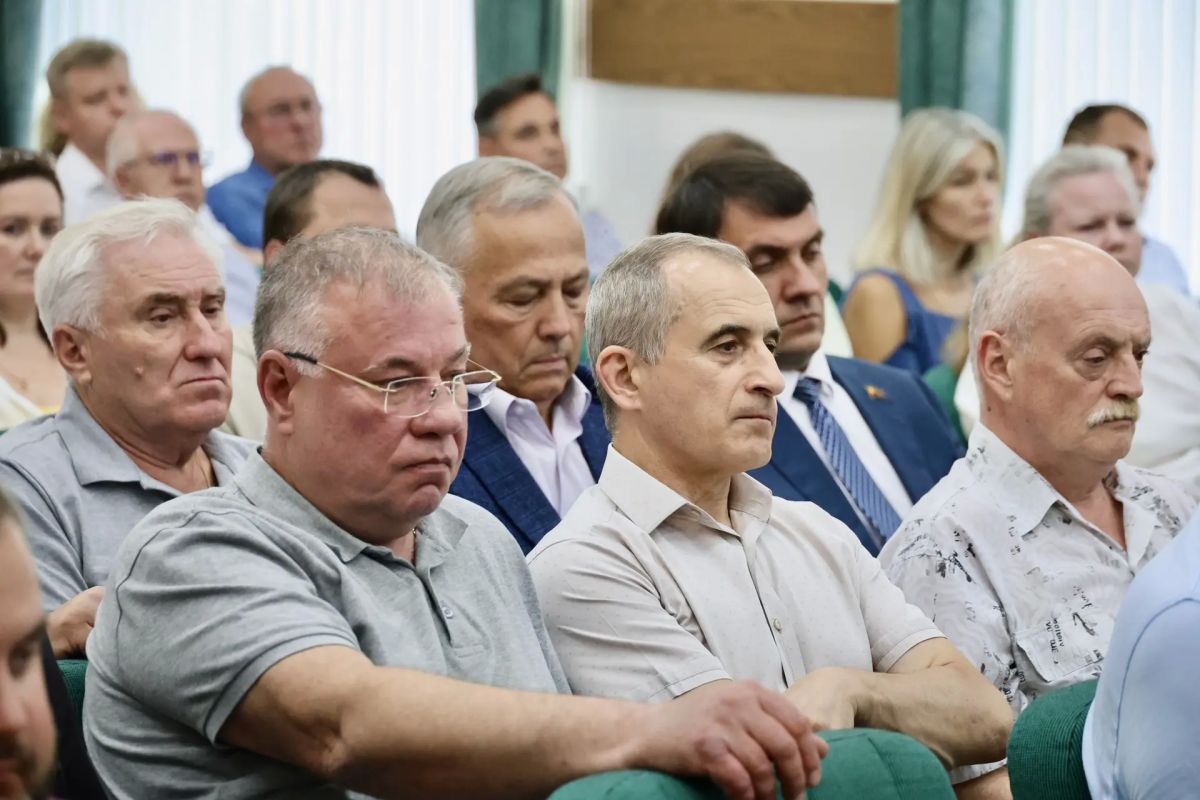 Оперативное совещание с ответственными службами: коротко о главном Оперативное совещание с ответственными службами: коротко о главном