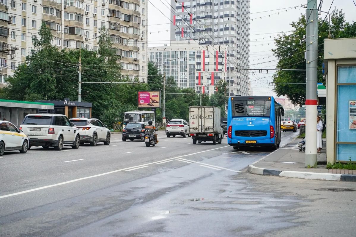 В Химках в ходе капремонта переразметили ул. Молодёжную, что повысило пропускную способность дороги для 30 тысяч автомобилистов, особенно в часы пик В Химках в ходе капремонта переразметили ул. Молодёжную, что повысило пропускную способность дороги для 30 тысяч автомобилистов, особенно в часы пик