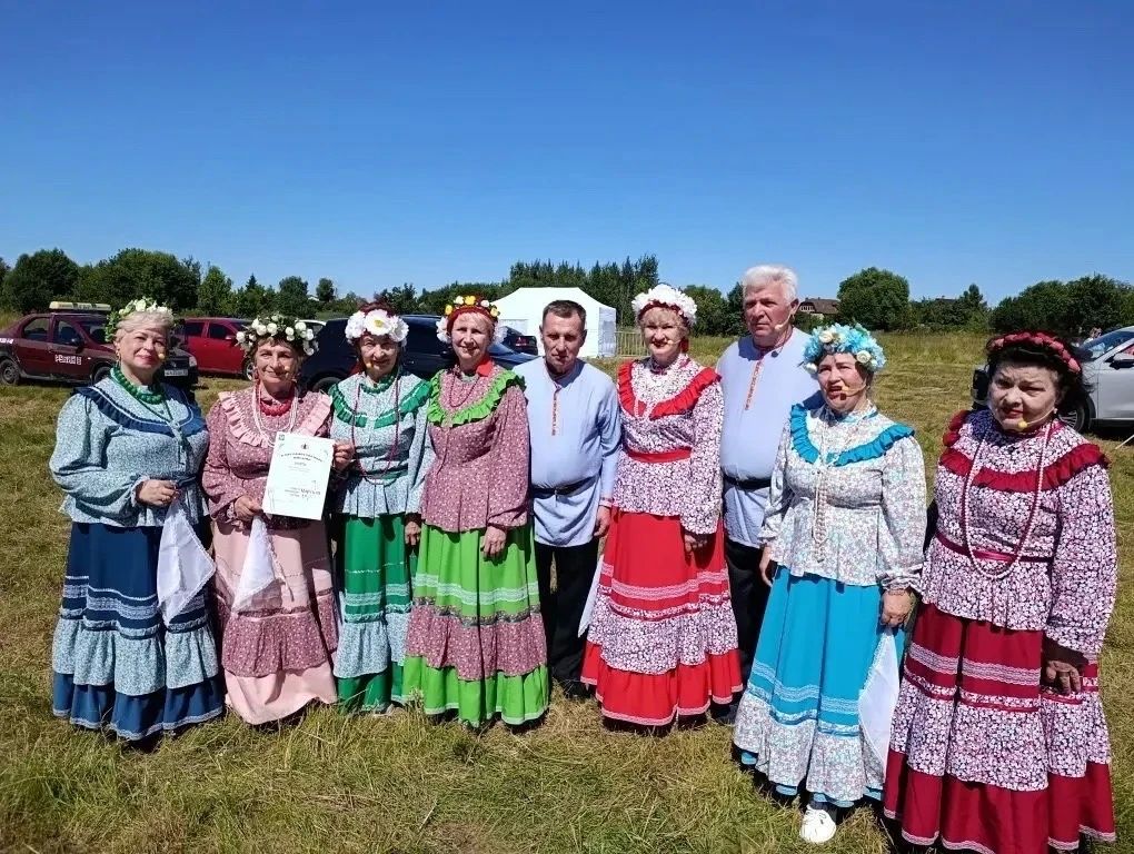 Народный хор «Русская песня» украсил Фестиваль «Царская уха» Народный хор «Русская песня» украсил Фестиваль «Царская уха»