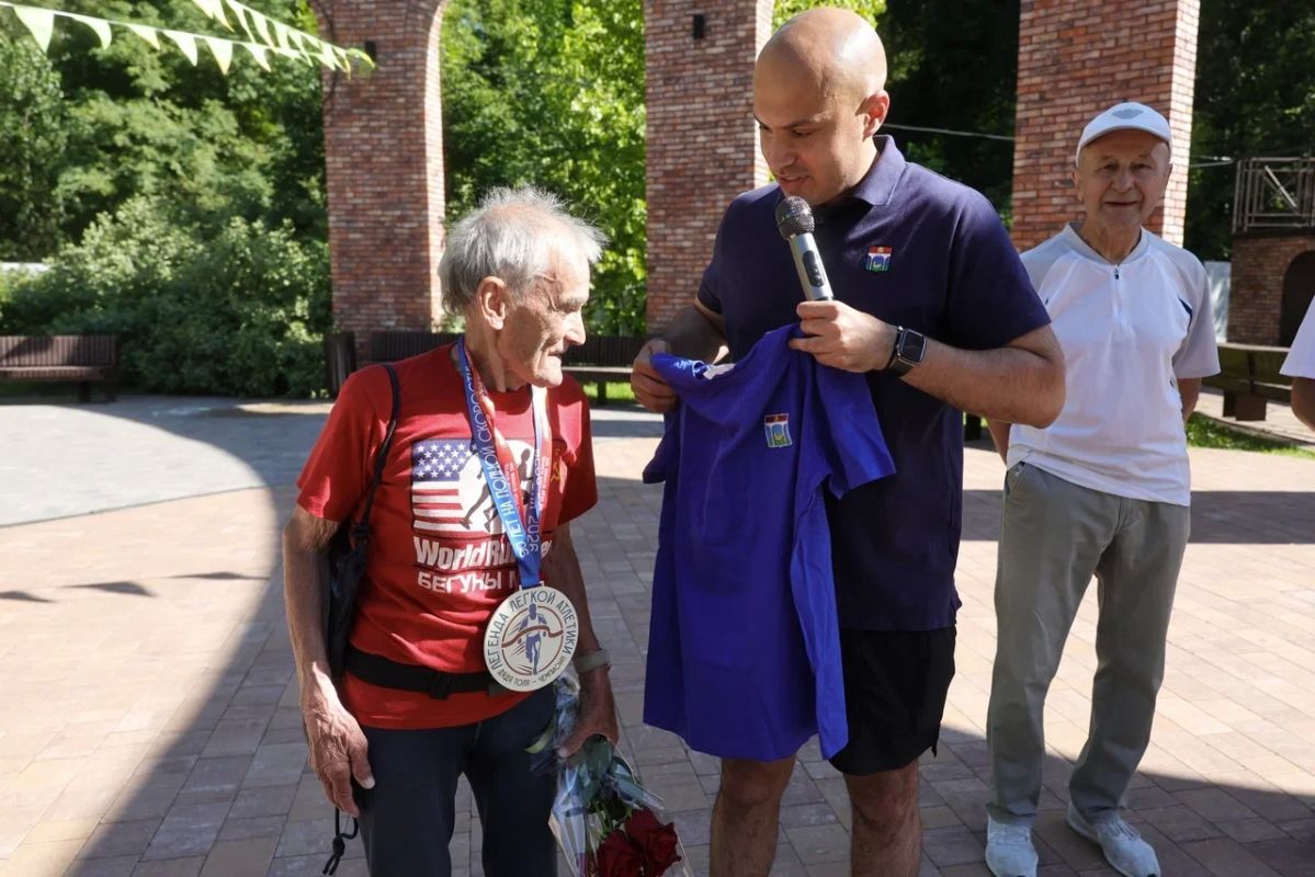 Легенду мытищинской легкой атлетики поздравили с 90-летним юбилеем Легенду мытищинской легкой атлетики поздравили с 90-летним юбилеем