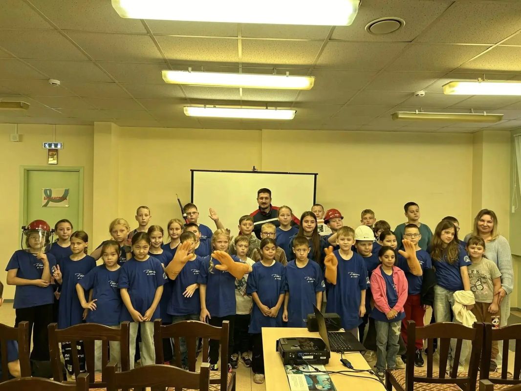 Энергетики проводят занятия по электробезопасности в детских оздоровительных лагерях Подмосковья Энергетики проводят занятия по электробезопасности в детских оздоровительных лагерях Подмосковья
