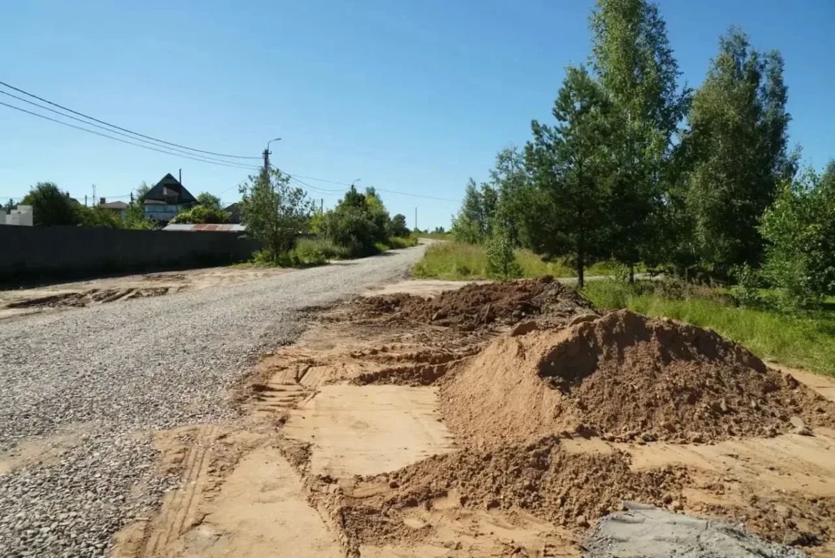 В деревне Чарково идёт активное строительство дороги к участкам многодетных семей