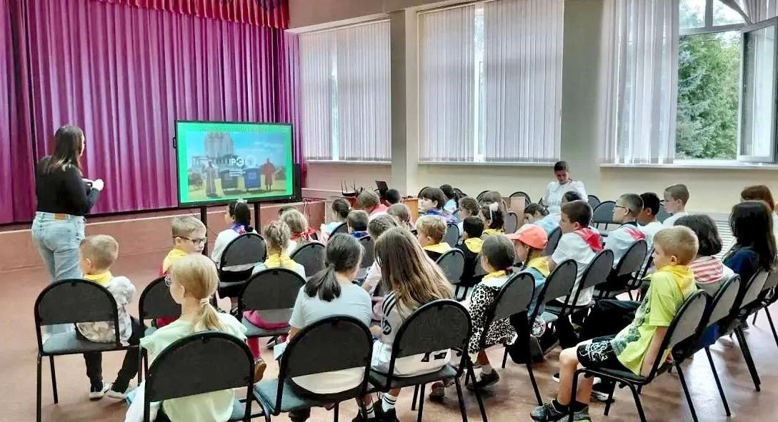 В Ямской школе прошел экологический урок в рамках проекта «Чистый холст»