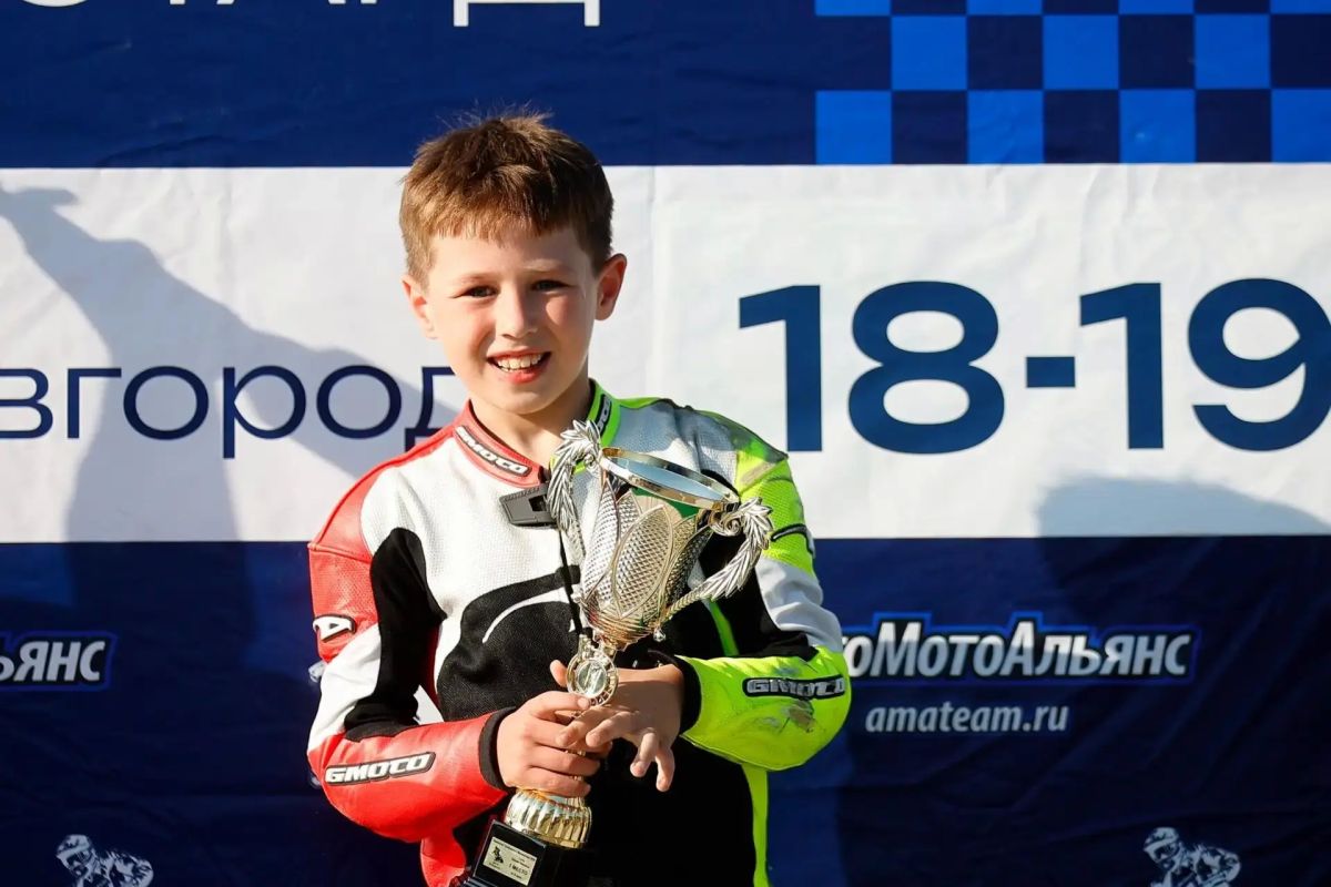 9-летний гонщик из Раменского стал победителем III этапа чемпионата России по супермото 9-летний гонщик из Раменского стал победителем III этапа чемпионата России по супермото