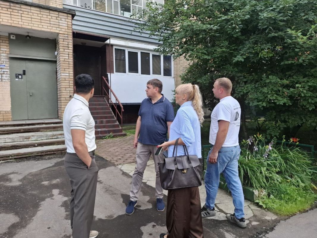 Сегодня вместе с коллегами и депутатом Совета депутатов муниципального округа Чехов Дмитрием Михайловичем Кемельманом провели осмотр квартиры, которая будет предоставлена жителям, состоящим на учёте в качестве нуждающихся в...
