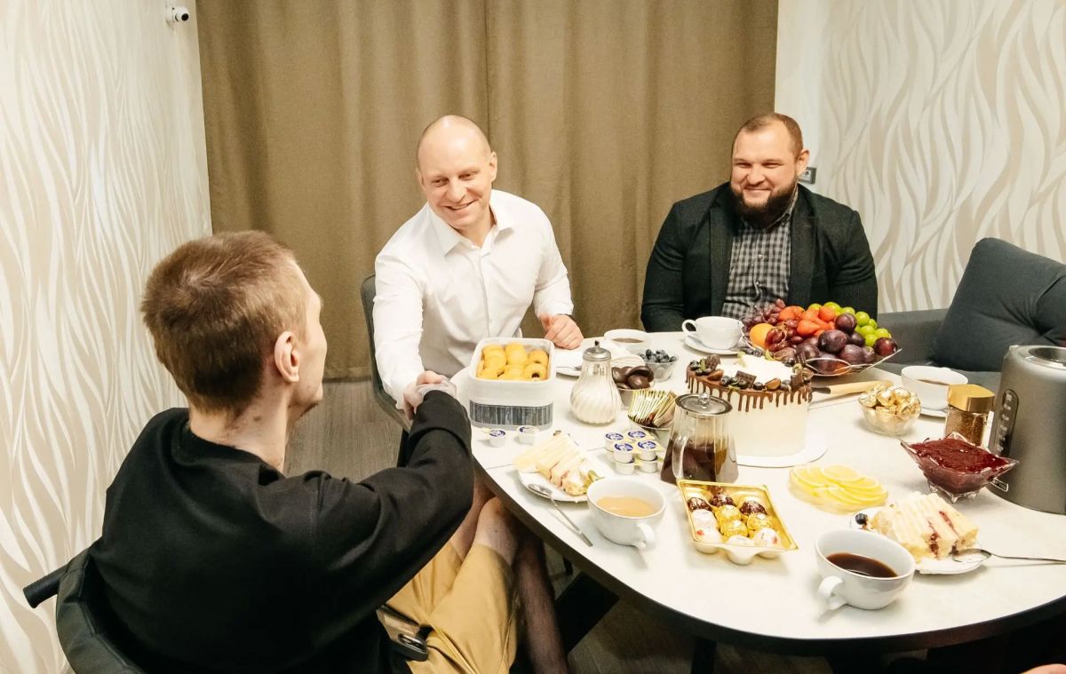 Сегодня день рождения отмечает глава городского округа Пушкинский Максим Красноцветов Сегодня день рождения отмечает глава городского округа Пушкинский Максим Красноцветов