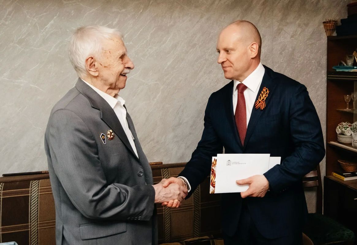 Сегодня день рождения отмечает глава городского округа Пушкинский Максим Красноцветов Сегодня день рождения отмечает глава городского округа Пушкинский Максим Красноцветов