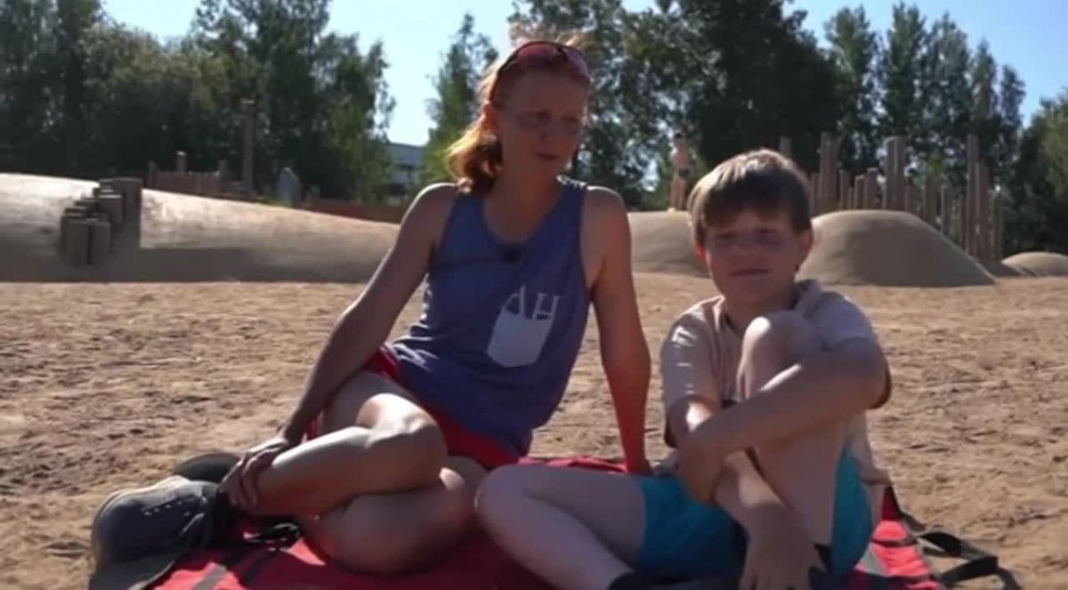 #СМИоМЧС. Летом у воды помните о главном Чтобы отдых принёс только радость, запомните два главных правила: Купайтесь только в официально разрешённых местах