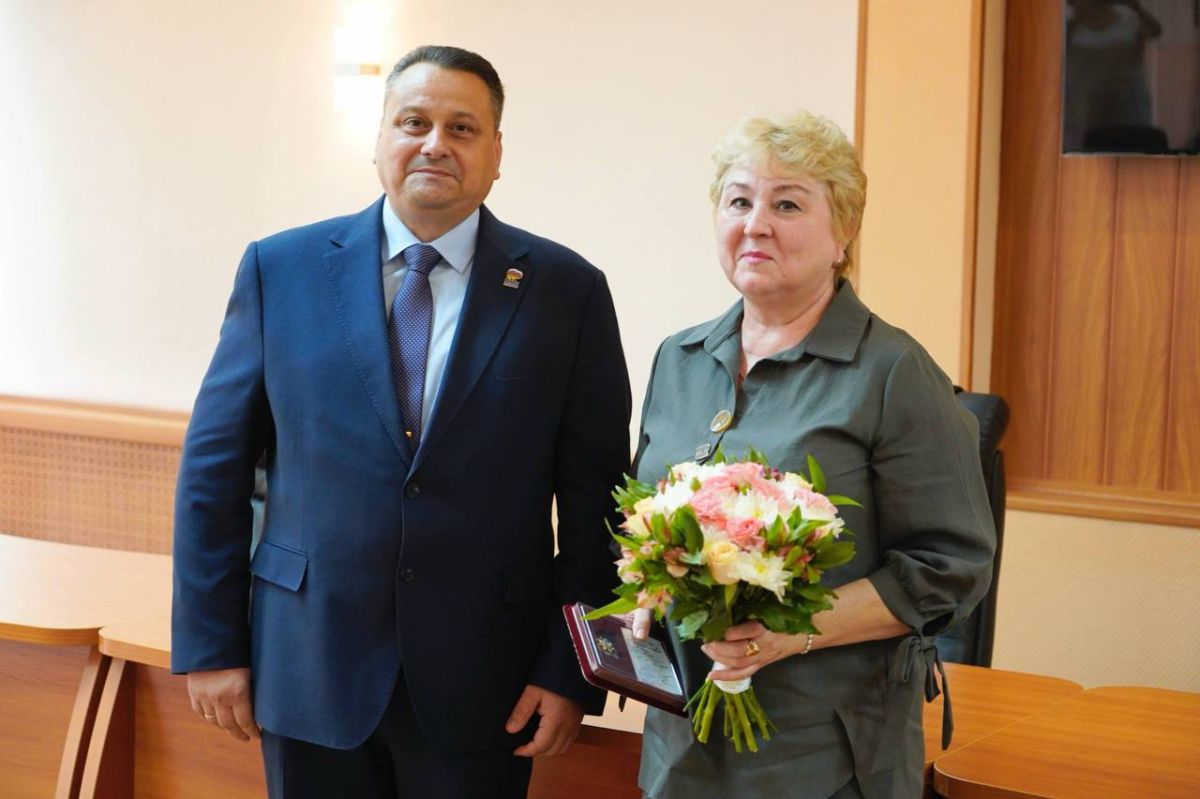 Сотрудников Подольских больниц наградили за многолетний труд Сотрудников Подольских больниц наградили за многолетний труд