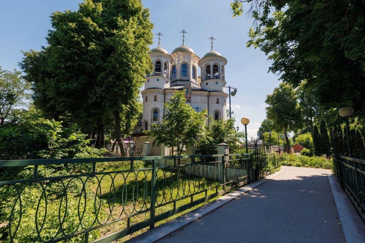 Подмосковье в объективе. Древний Звенигород — место, где время замедляет бег Делимся летними снимками и приглашаем прогуляться по улочкам, чтобы изучить все детали, заглянуть в музеи и прикоснуться к духовному наследию... Подмосковье в объективе. Древний Звенигород — место, где время замедляет бег Делимся летними снимками и приглашаем прогуляться по улочкам, чтобы изучить все детали, заглянуть в музеи и прикоснуться к духовному наследию...