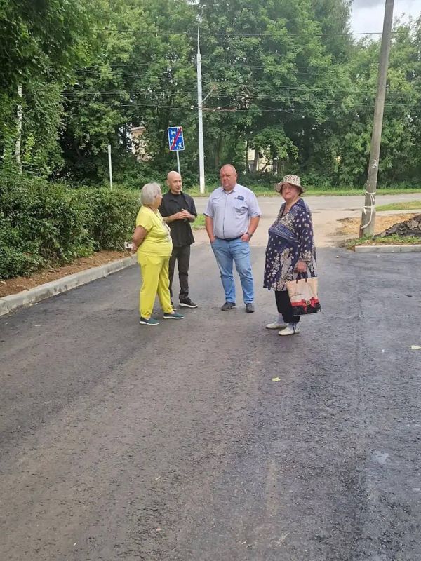 Заместитель главы округа встретился с жителями дома на Красногвардейском бульваре