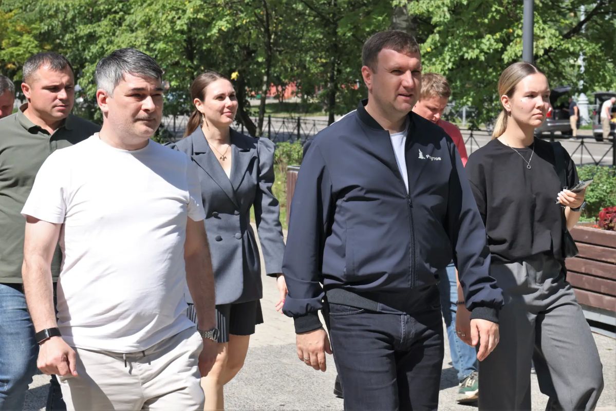 Глава Реутова Алексей Ковязин проверил содержание территорий в южной части города