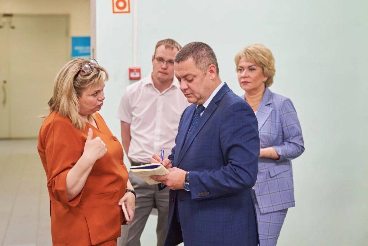 Михаил Собакин: Отдельным вопросом стала безопасность жителей и информация об укрытиях и системе оповещения Михаил Собакин: Отдельным вопросом стала безопасность жителей и информация об укрытиях и системе оповещения