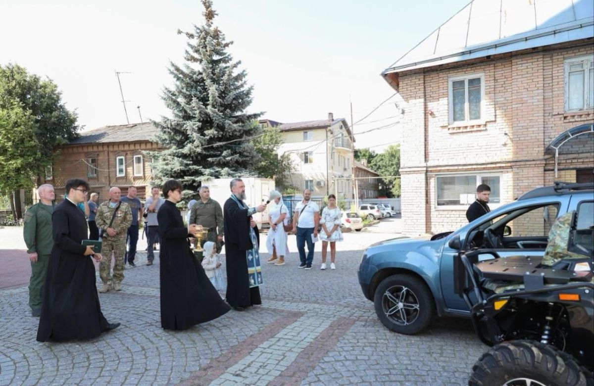 Из Ногинска в зону СВО отправился конвой с техникой для военнослужащих Из Ногинска в зону СВО отправился конвой с техникой для военнослужащих