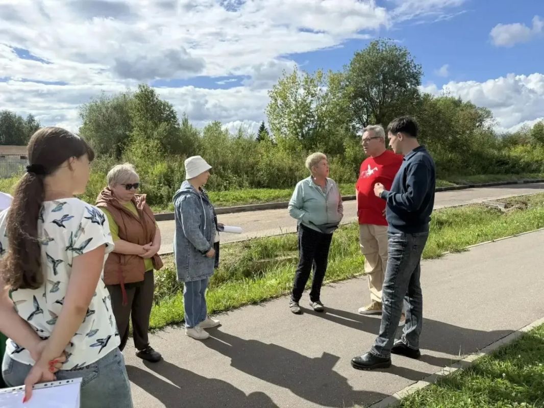 Депутаты окружного Совета совместно с заместителем главы округа Ильёй Кошелевым оценили ход капитального ремонта дорог в Сергиевом Посаде, осмотрев объекты на улицах Владимирской, Пограничной и Троицком бульваре Депутаты окружного Совета совместно с заместителем главы округа Ильёй Кошелевым оценили ход капитального ремонта дорог в Сергиевом Посаде, осмотрев объекты на улицах Владимирской, Пограничной и Троицком бульваре