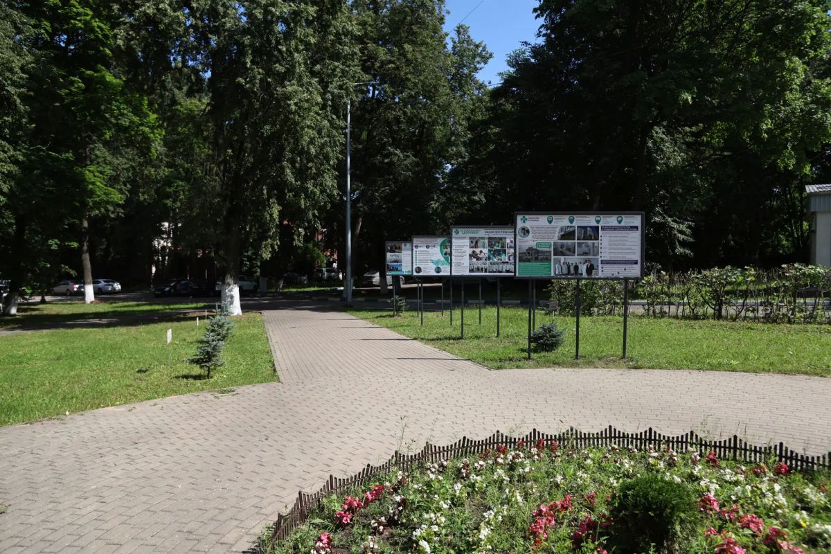 Глава округа Эдуард Малышев посетил новую выставку, посвящённую развитию здравоохранения Глава округа Эдуард Малышев посетил новую выставку, посвящённую развитию здравоохранения