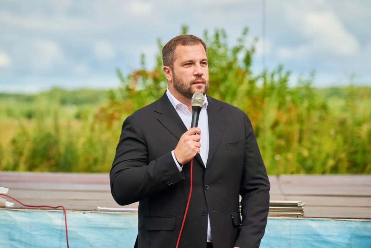 Михаил Собакин: Принял участие в открытии третьих военно-спортивных соревнований на переходящий кубок Героя России гвардии лейтенанта Андрея Рябцева, которые состоялись на аэродроме Волосово Михаил Собакин: Принял участие в открытии третьих военно-спортивных соревнований на переходящий кубок Героя России гвардии лейтенанта Андрея Рябцева, которые состоялись на аэродроме Волосово