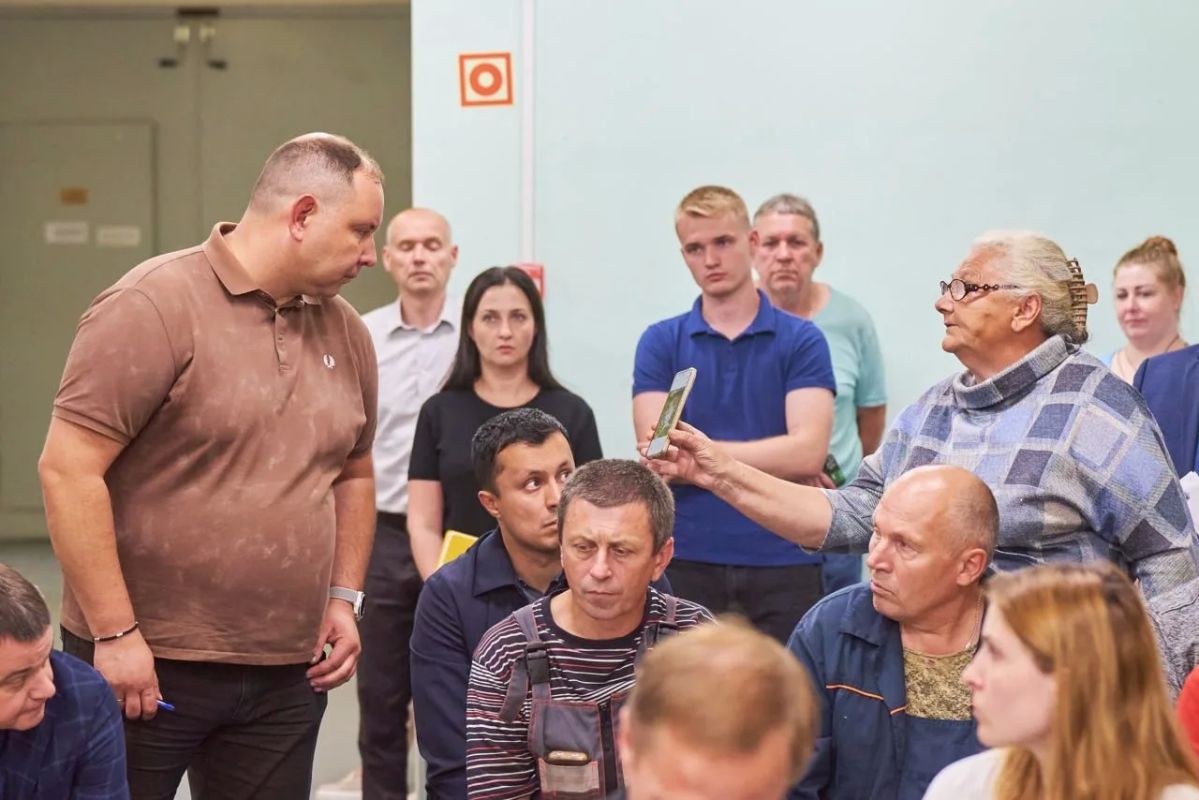 Михаил Собакин: Отдельным вопросом стала безопасность жителей и информация об укрытиях и системе оповещения Михаил Собакин: Отдельным вопросом стала безопасность жителей и информация об укрытиях и системе оповещения