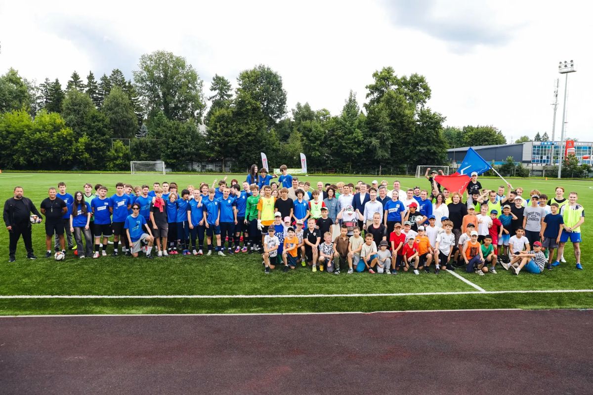 В Химках провели футбольный турнир молодогвардейцев В Химках провели футбольный турнир молодогвардейцев