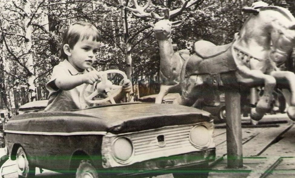 Максим Красноцветов: На архивных фотографиях нашего округа - знакомые места, улыбки жителей и моменты, сохранившие атмосферу разных лет Максим Красноцветов: На архивных фотографиях нашего округа - знакомые места, улыбки жителей и моменты, сохранившие атмосферу разных лет