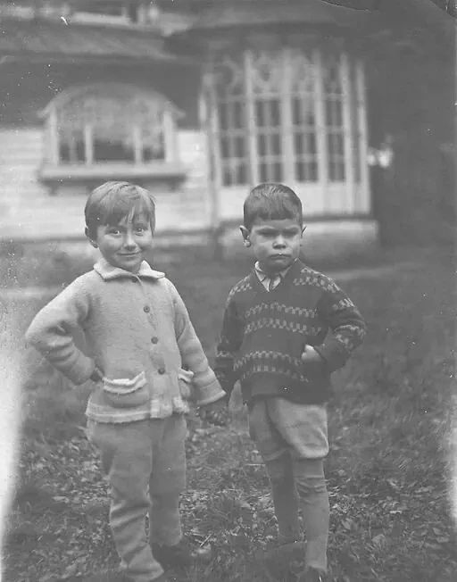 Максим Красноцветов: На архивных фотографиях нашего округа - знакомые места, улыбки жителей и моменты, сохранившие атмосферу разных лет Максим Красноцветов: На архивных фотографиях нашего округа - знакомые места, улыбки жителей и моменты, сохранившие атмосферу разных лет