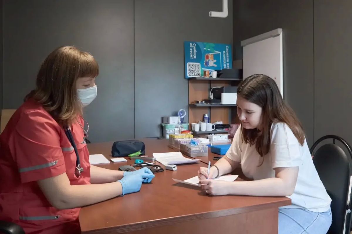 Несмотря на дождливую погоду, в парке «Авангард» прошла акция «Проверь свое здоровье в парке» Несмотря на дождливую погоду, в парке «Авангард» прошла акция «Проверь свое здоровье в парке»