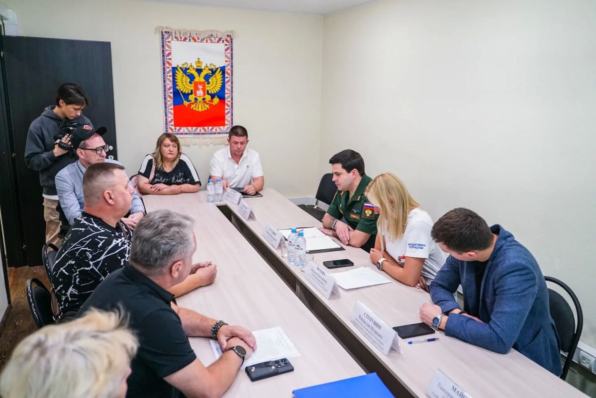Правовая поддержка в действии: в Химках семьи военнослужащих встретились с прокурором Правовая поддержка в действии: в Химках семьи военнослужащих встретились с прокурором