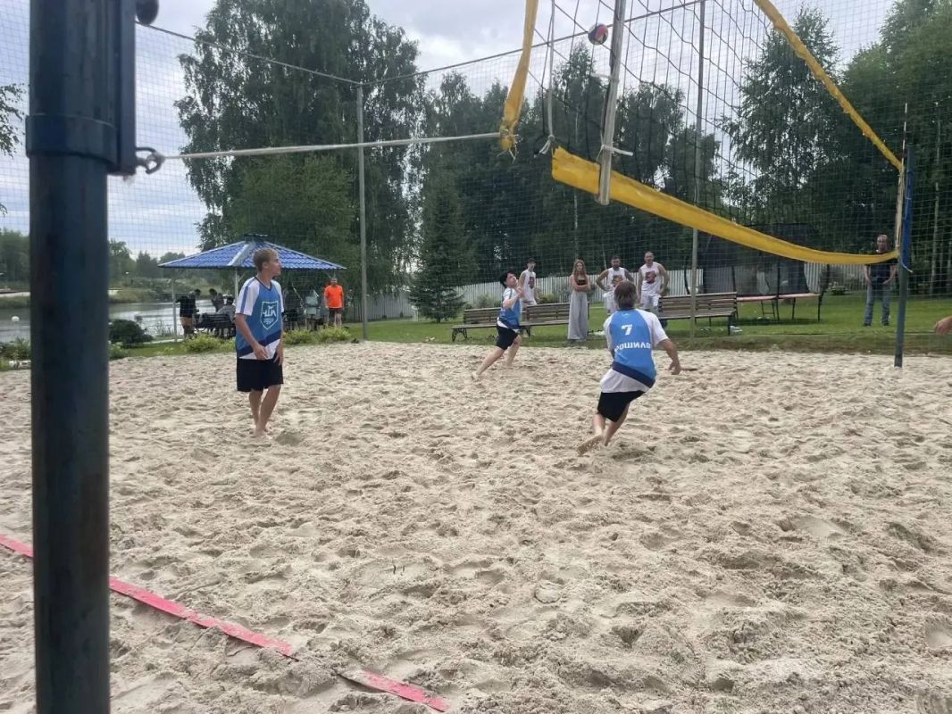 В Чехове прошёл турнир по пляжному волейболу — в нём приняли участие 9 команд В Чехове прошёл турнир по пляжному волейболу — в нём приняли участие 9 команд