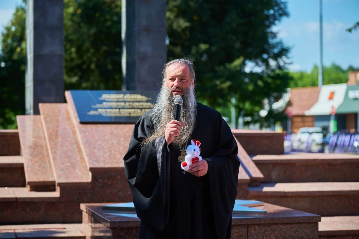 Михаил Собакин: «Ангелы Донбасса: память, которую не сломить» Михаил Собакин: «Ангелы Донбасса: память, которую не сломить»